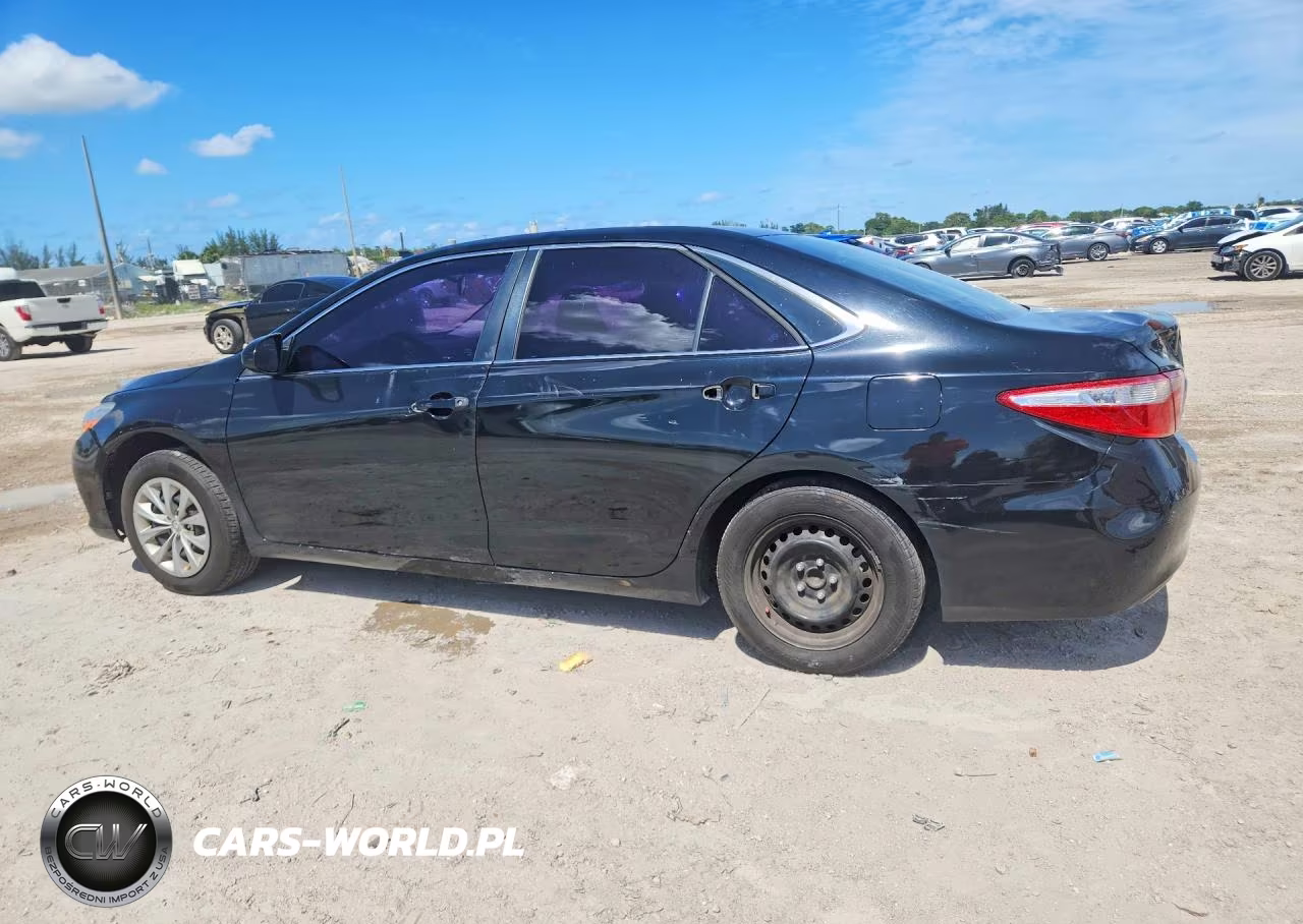 2015 Toyota Camry Le VIN:4T1BF1FK3FU001940 - 2