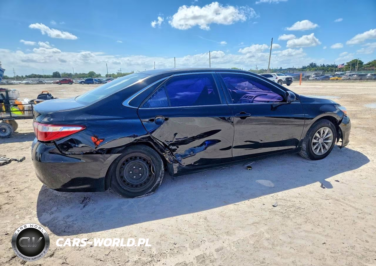 2015 Toyota Camry Le VIN:4T1BF1FK3FU001940 - 3