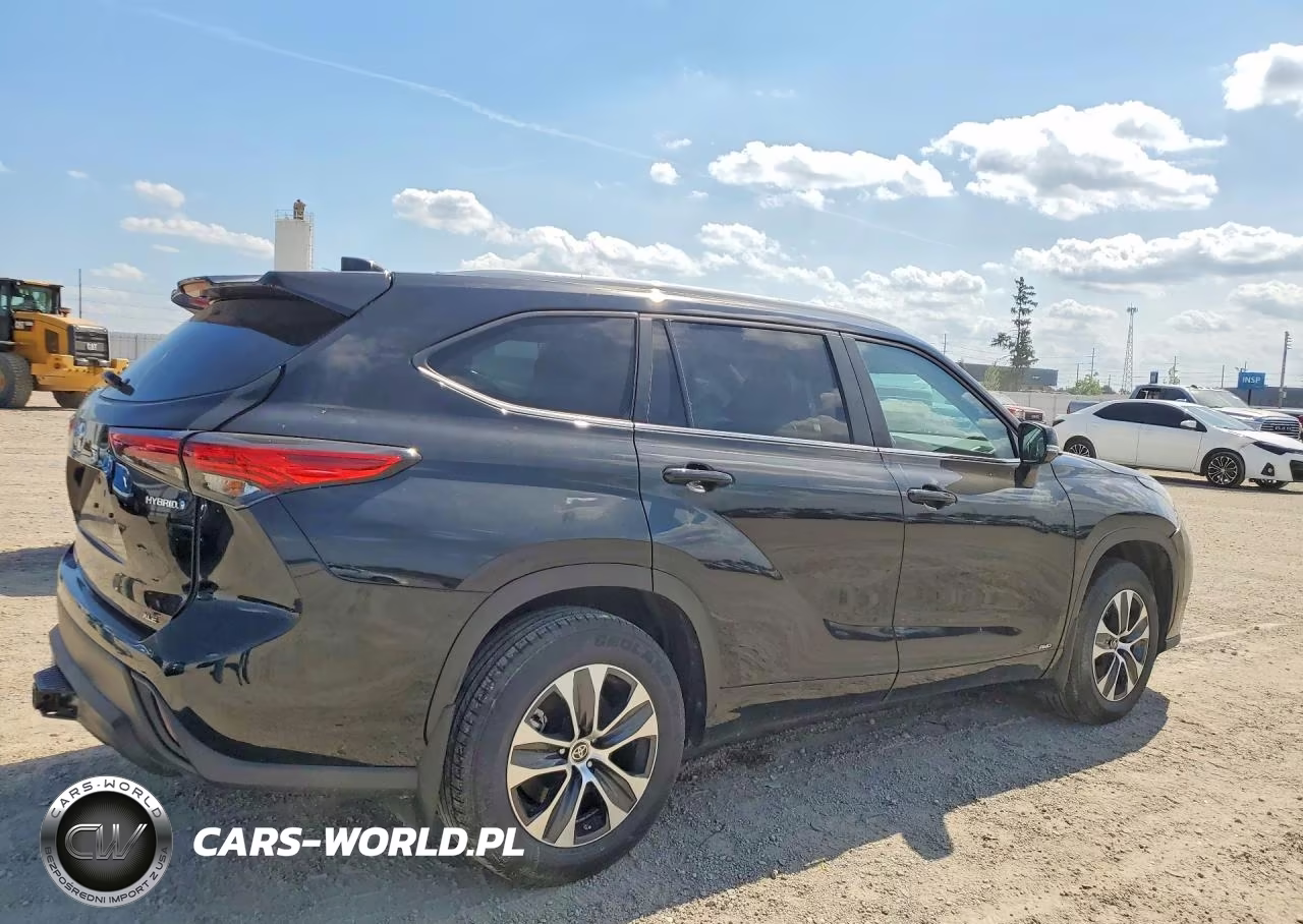 2023 Toyota Highlander Hybrid Xle VIN:5TDKBRCH0PS585789 - 3