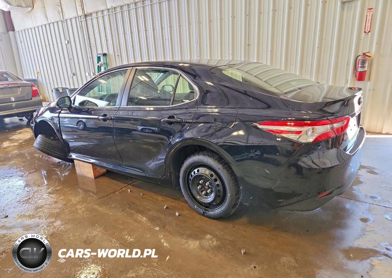 2018 Toyota Camry Le VIN:JTNB11HK3J3005299 - 2