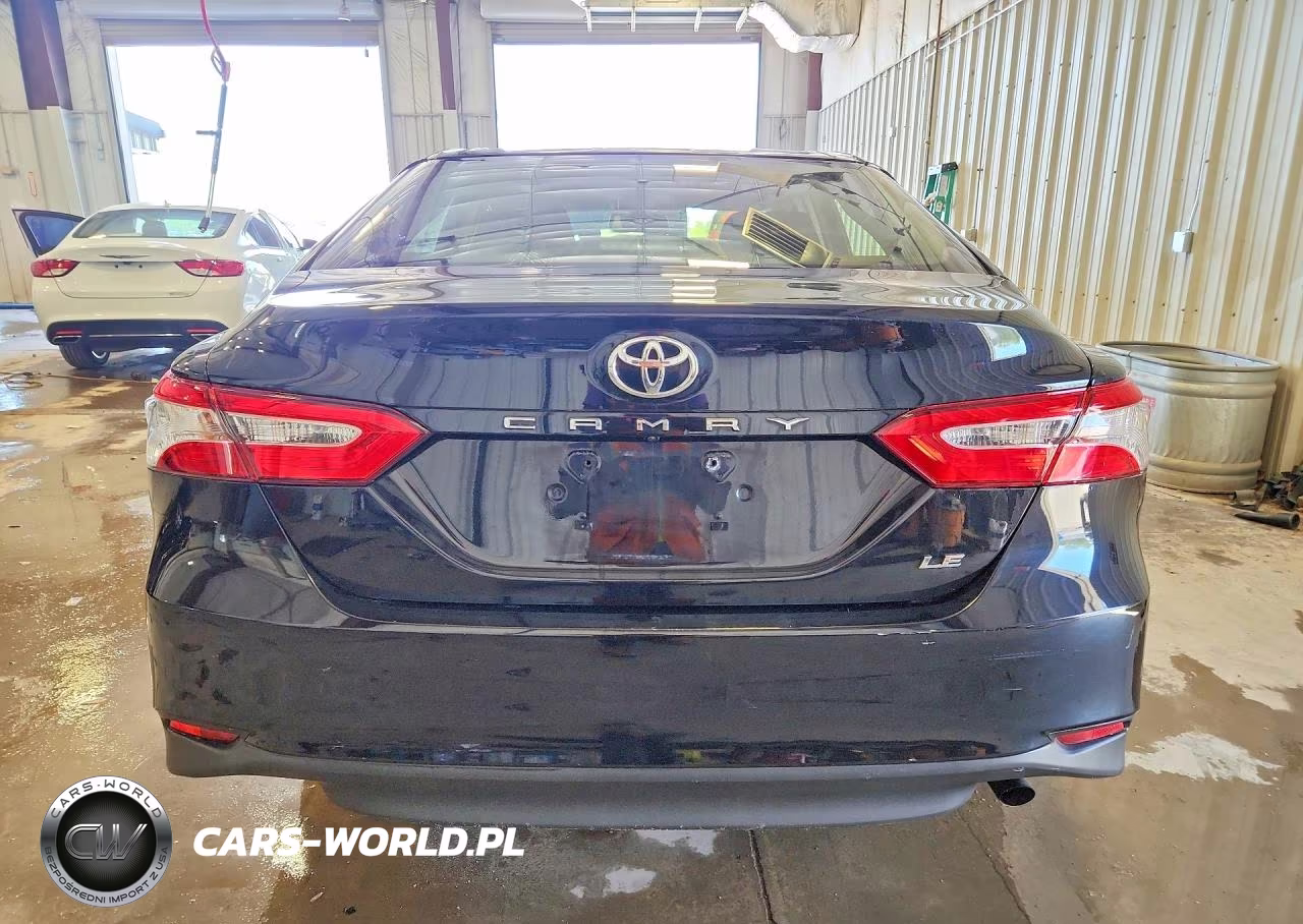 2018 Toyota Camry Le VIN:JTNB11HK3J3005299 - 6