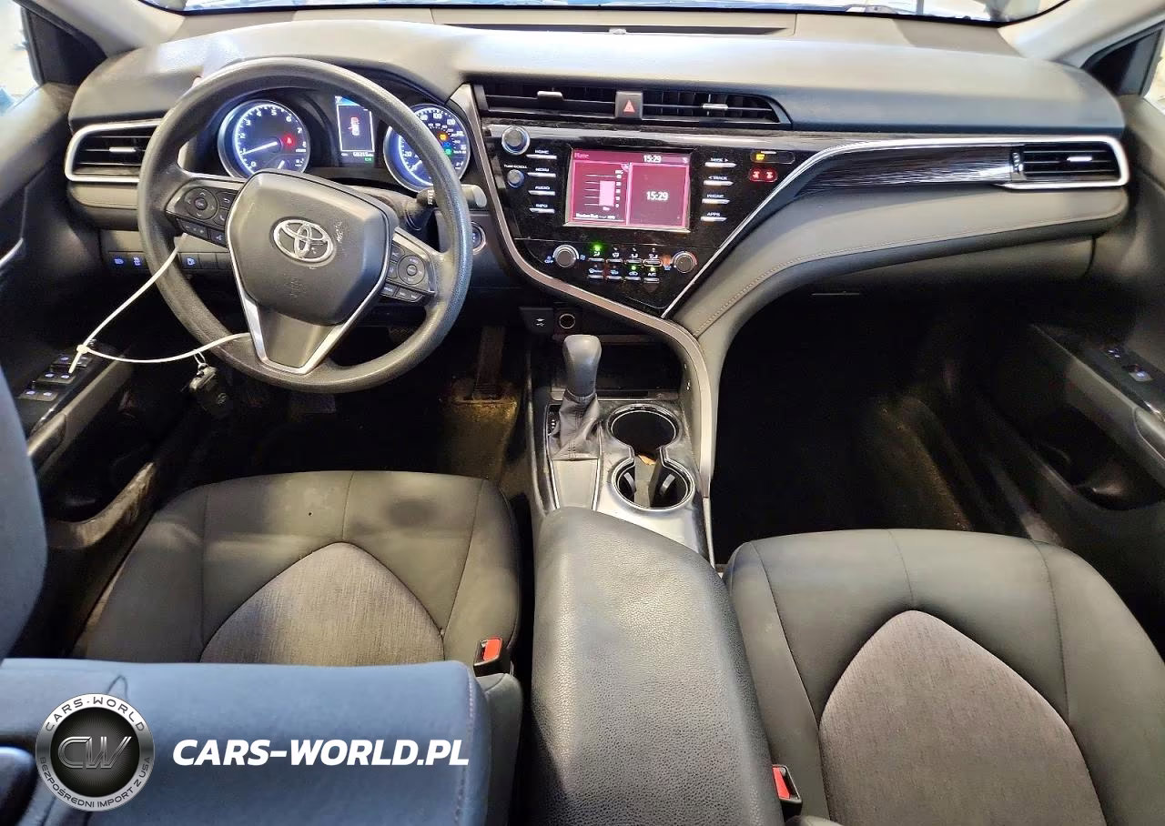2018 Toyota Camry Le VIN:JTNB11HK3J3005299 - 8