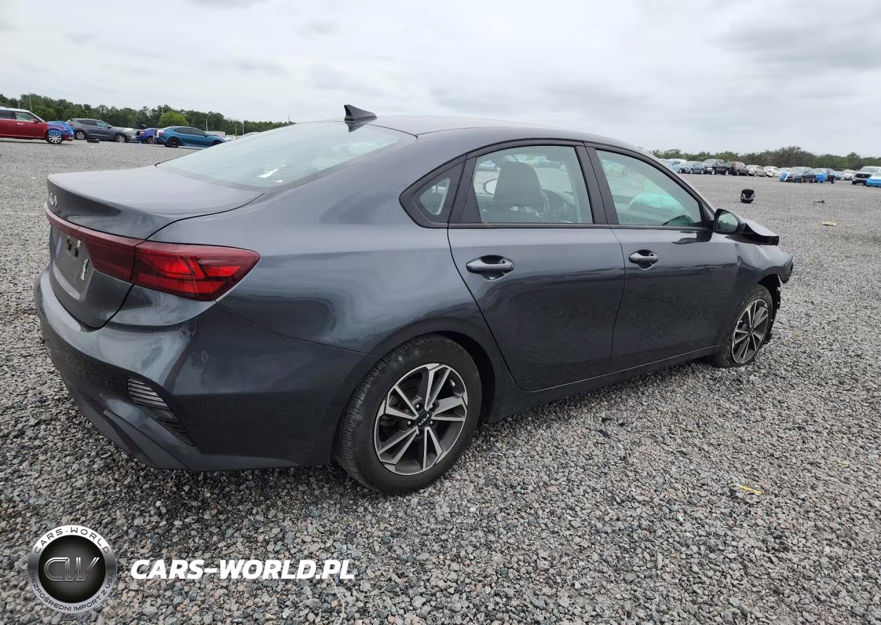 2023 Kia Forte Lxs VIN:3KPF24AD1PE505320 - 3