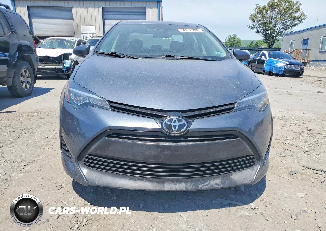 2018 Toyota Corolla Le VIN:2T1BURHE8JC059709 - 5