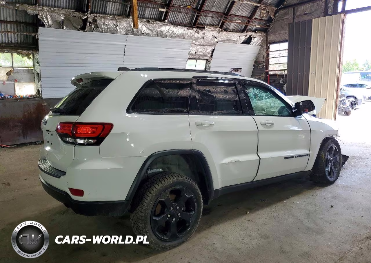 2020 Jeep Grand Cherokee Laredo VIN:1C4RJFAG3LC134250 - 3