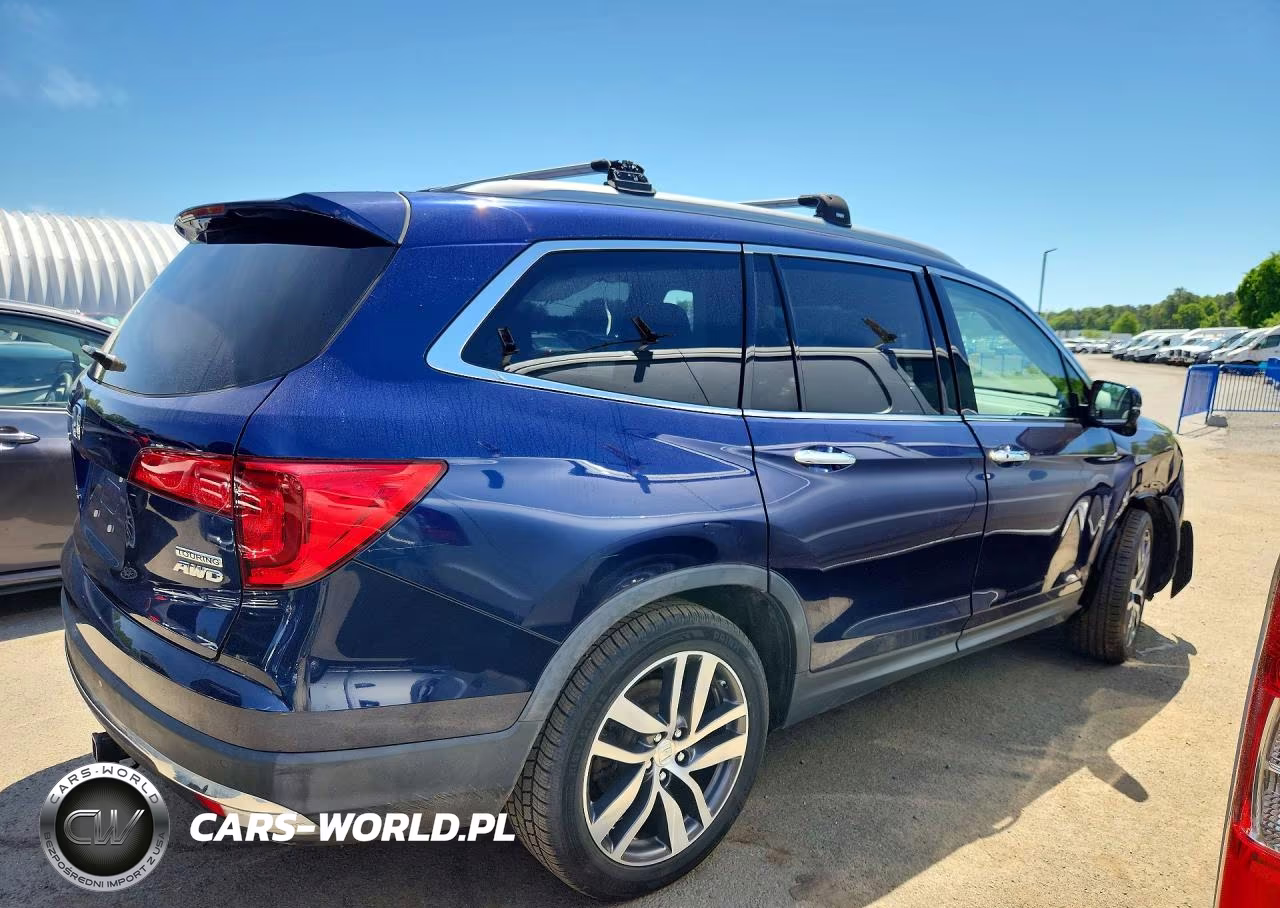 2017 Honda Pilot Touring VIN:5FNYF6H91HB066397 - 3