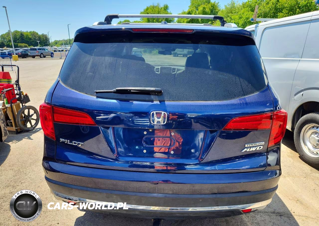 2017 Honda Pilot Touring VIN:5FNYF6H91HB066397 - 6