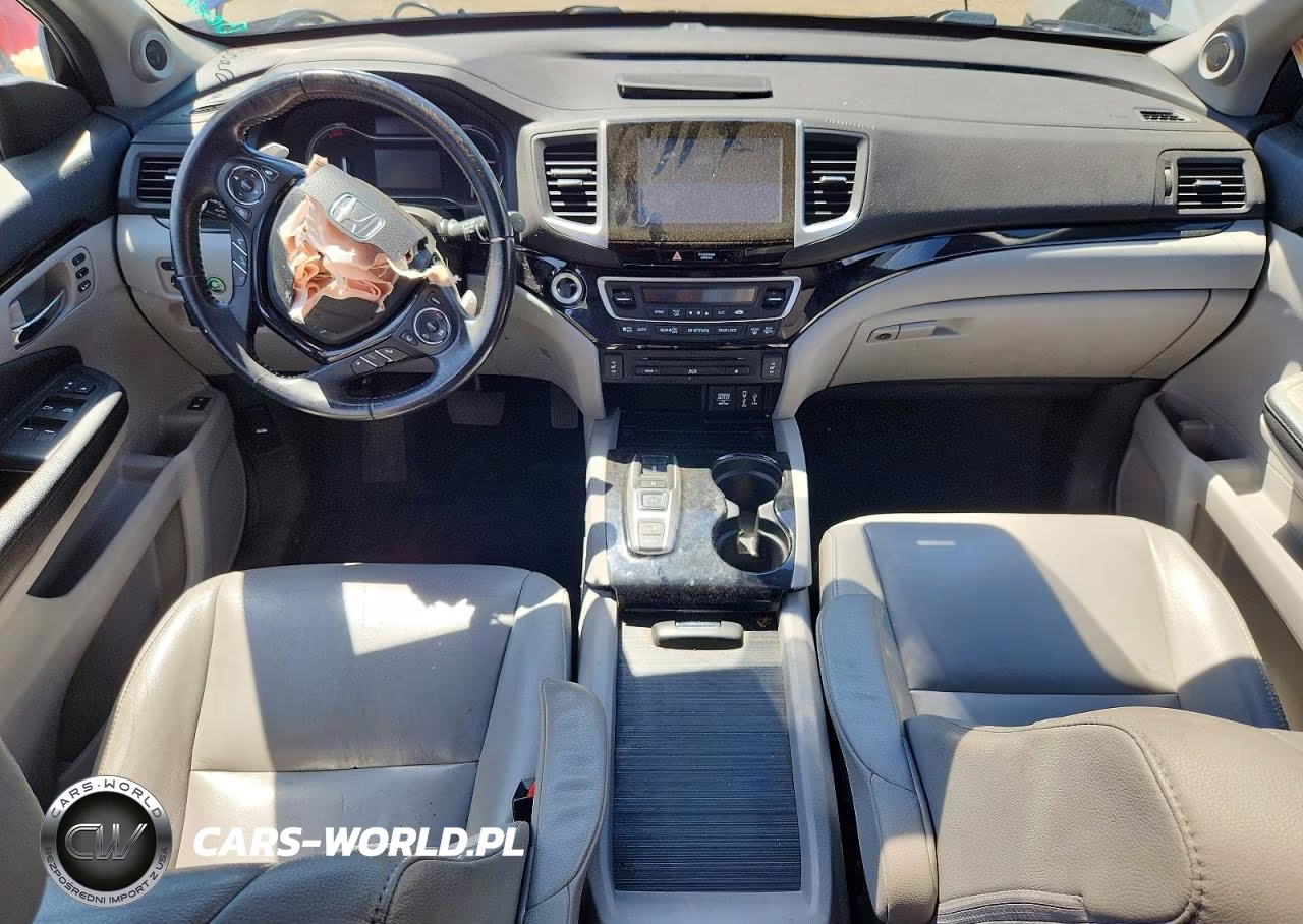 2017 Honda Pilot Touring VIN:5FNYF6H91HB066397 - 8