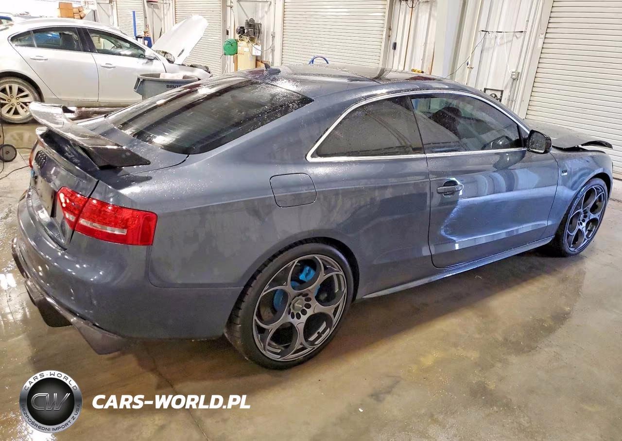 2011 Audi S5 Premium Plus VIN:WAUCVAFR4BA001978 - 3