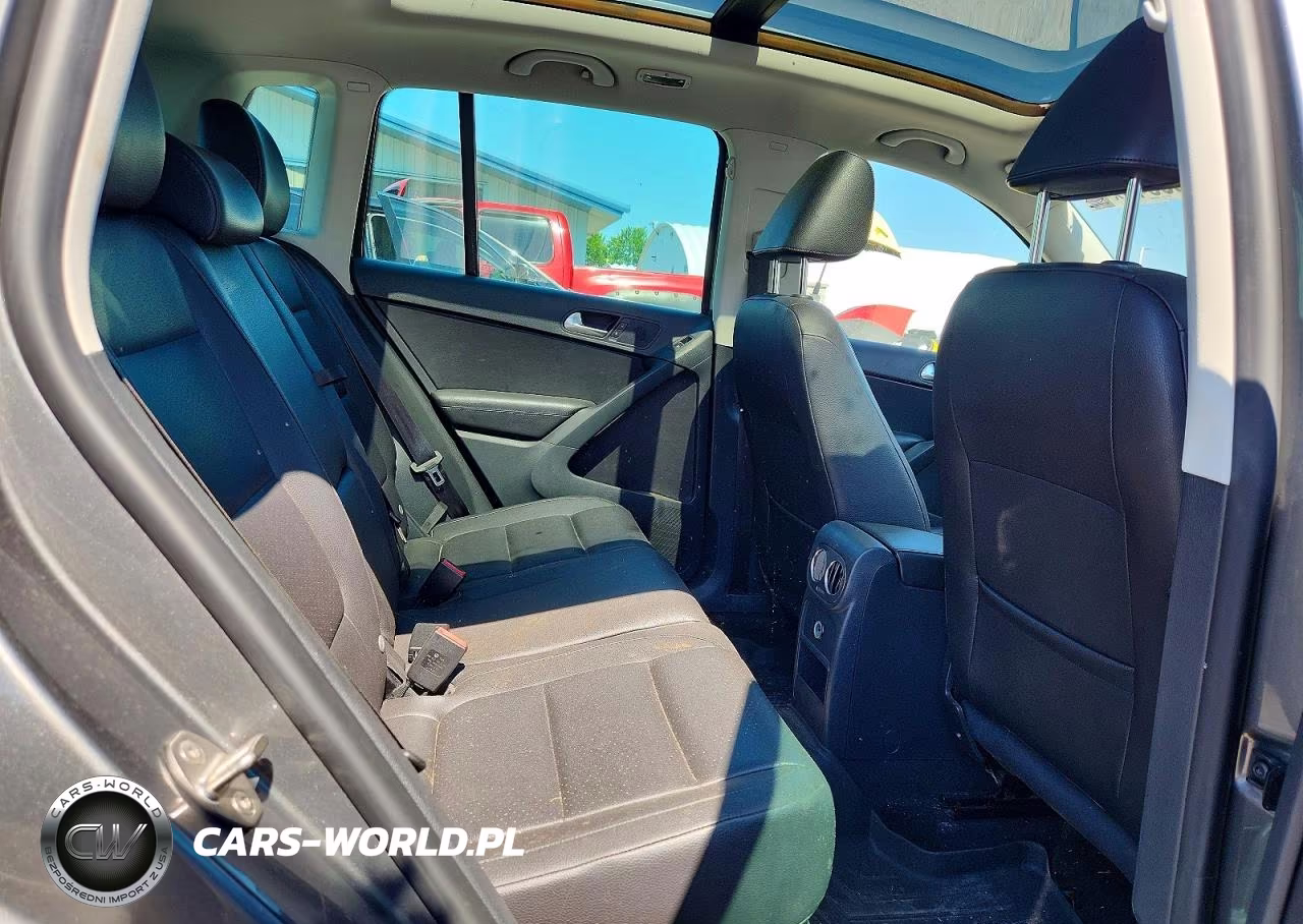 2012 Volkswagen Tiguan S VIN:WVGBV7AX1CW005705 - 11