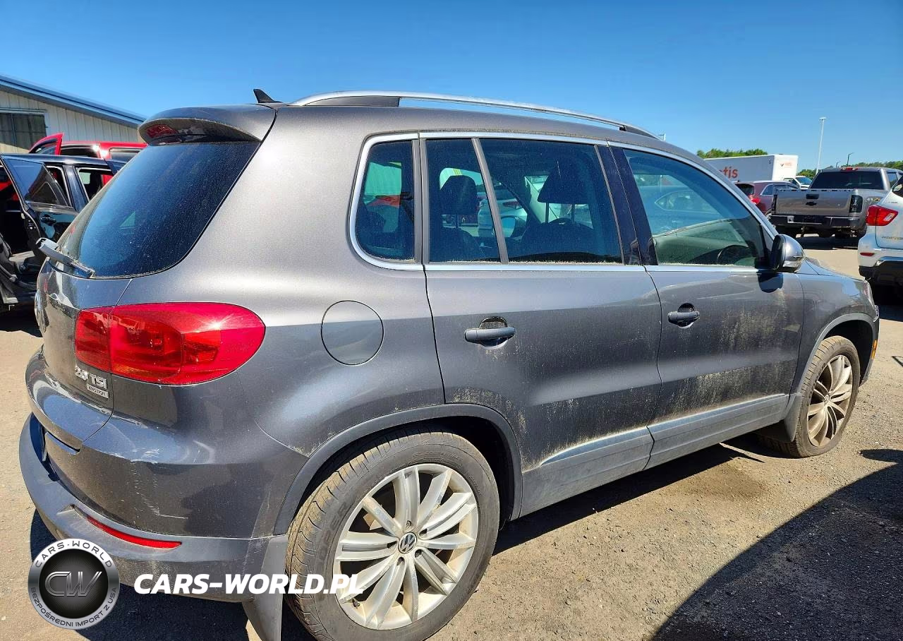 2012 Volkswagen Tiguan S VIN:WVGBV7AX1CW005705 - 3