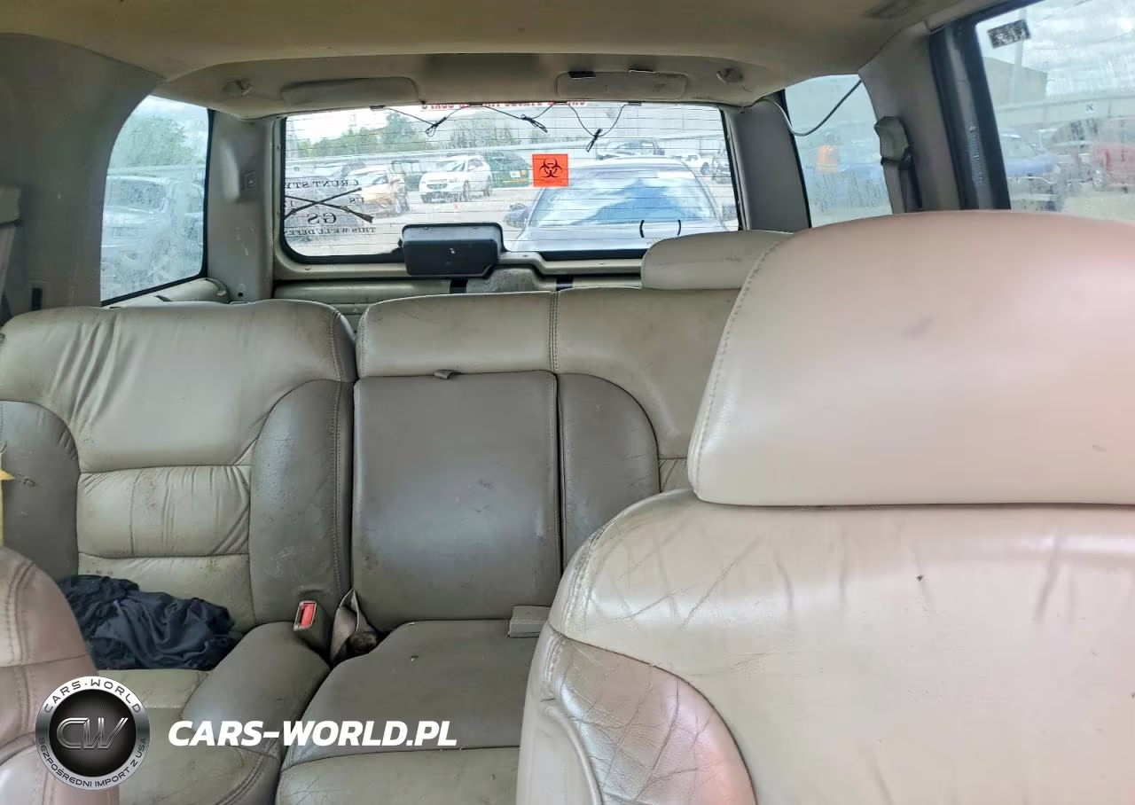 2000 Chevrolet Tahoe K1500 VIN:1GNEK13R2YR179298 - 10