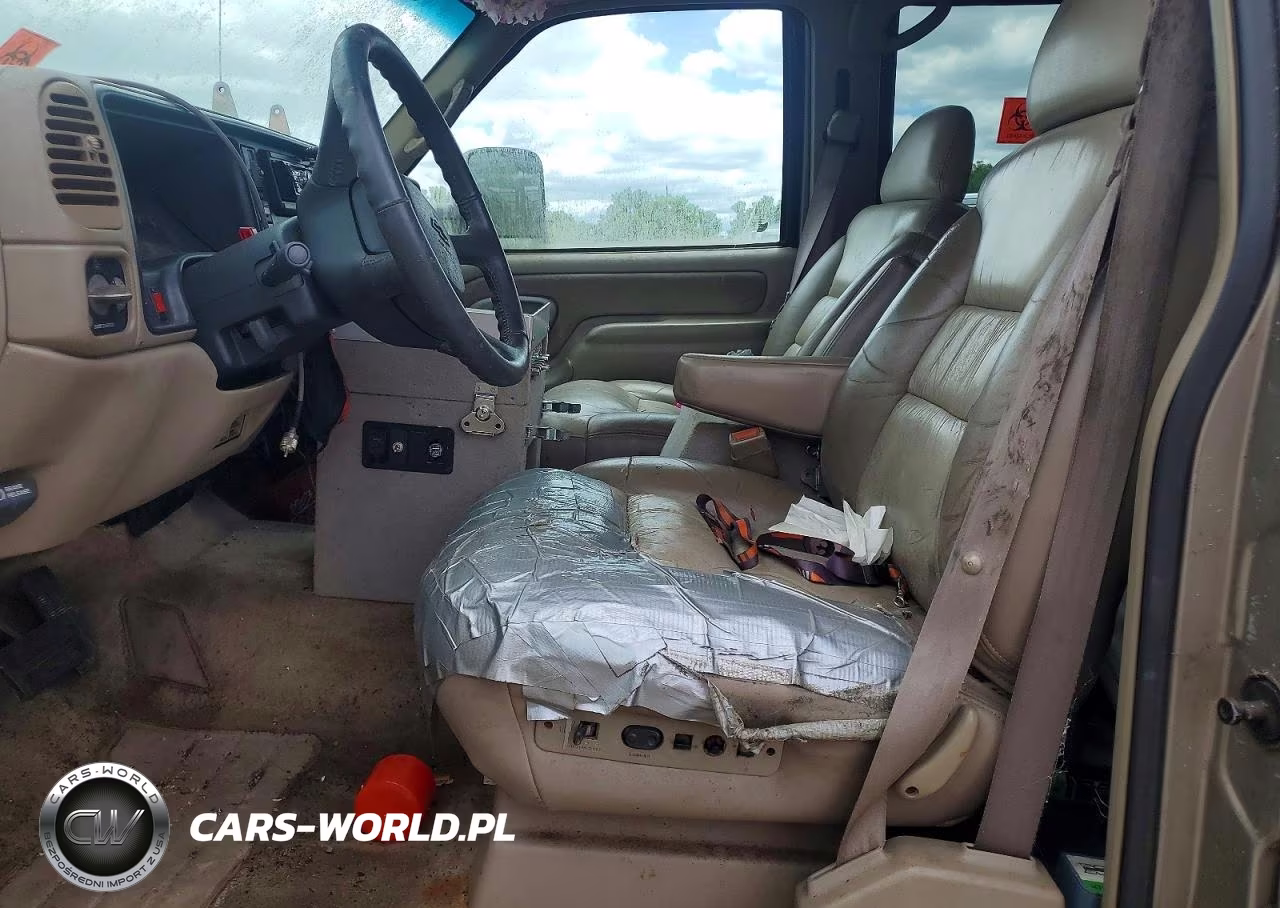 2000 Chevrolet Tahoe K1500 VIN:1GNEK13R2YR179298 - 7