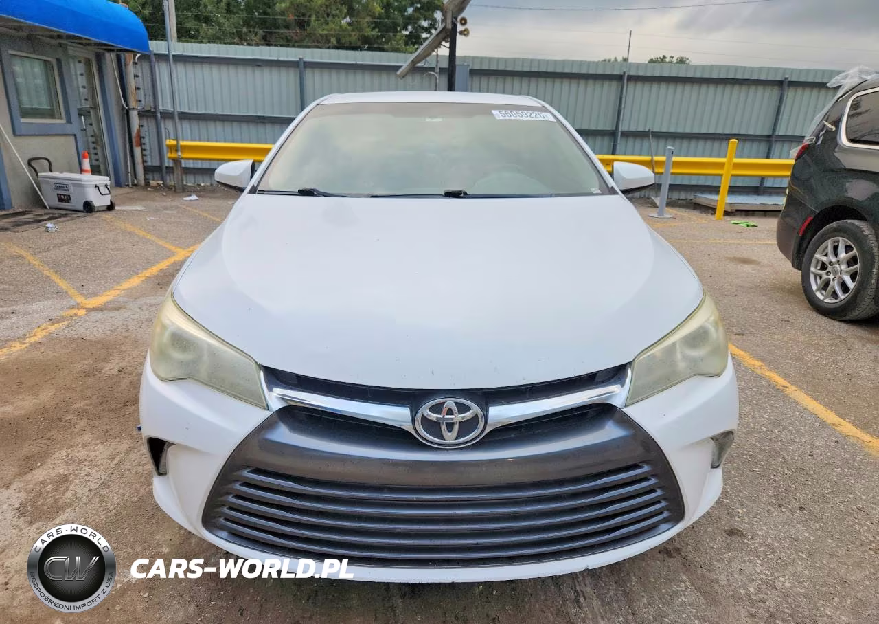 2015 Toyota Camry Le VIN:4T1BF1FK4FU884821 - 5