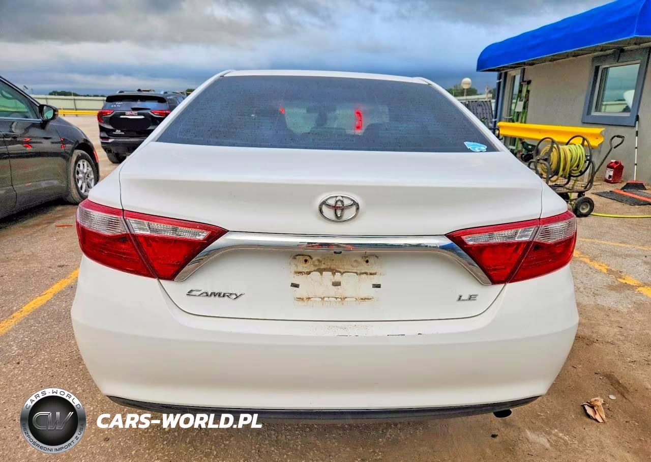 2015 Toyota Camry Le VIN:4T1BF1FK4FU884821 - 6