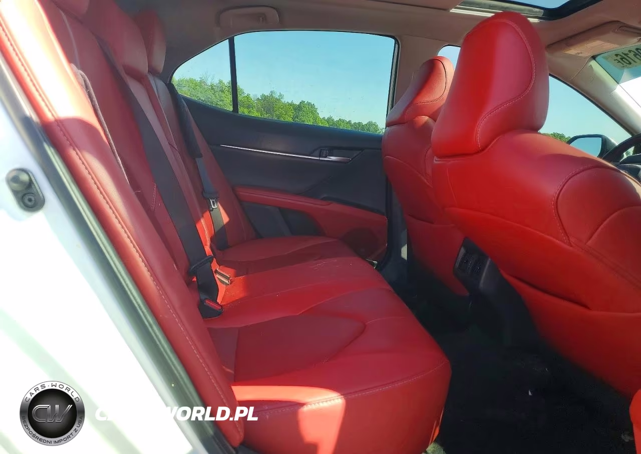 2020 Toyota Camry Xse VIN:4T1K61AKXLU384228 - 10