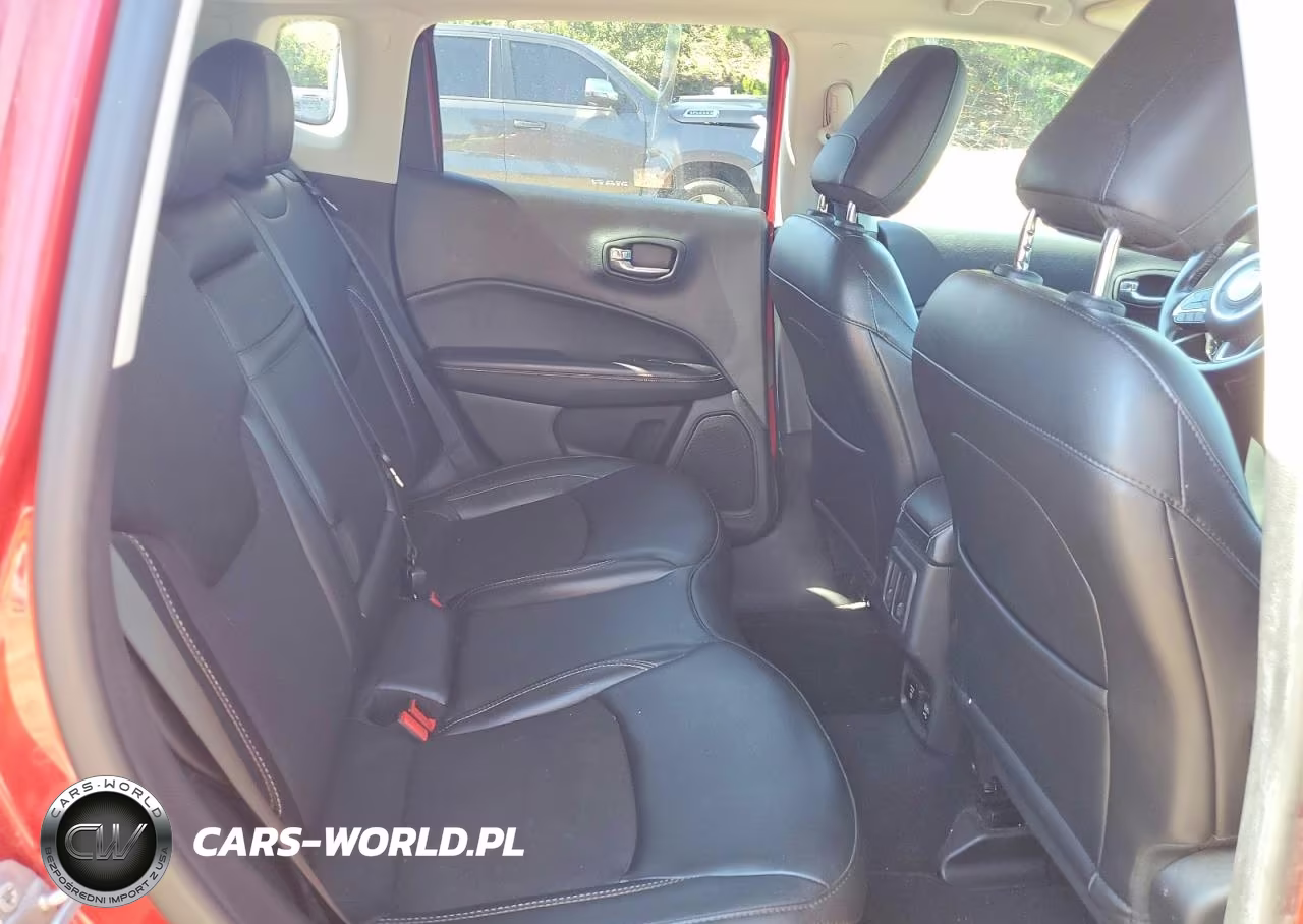 2019 Jeep Compass Latitude VIN:3C4NJCBB3KT652085 - 10