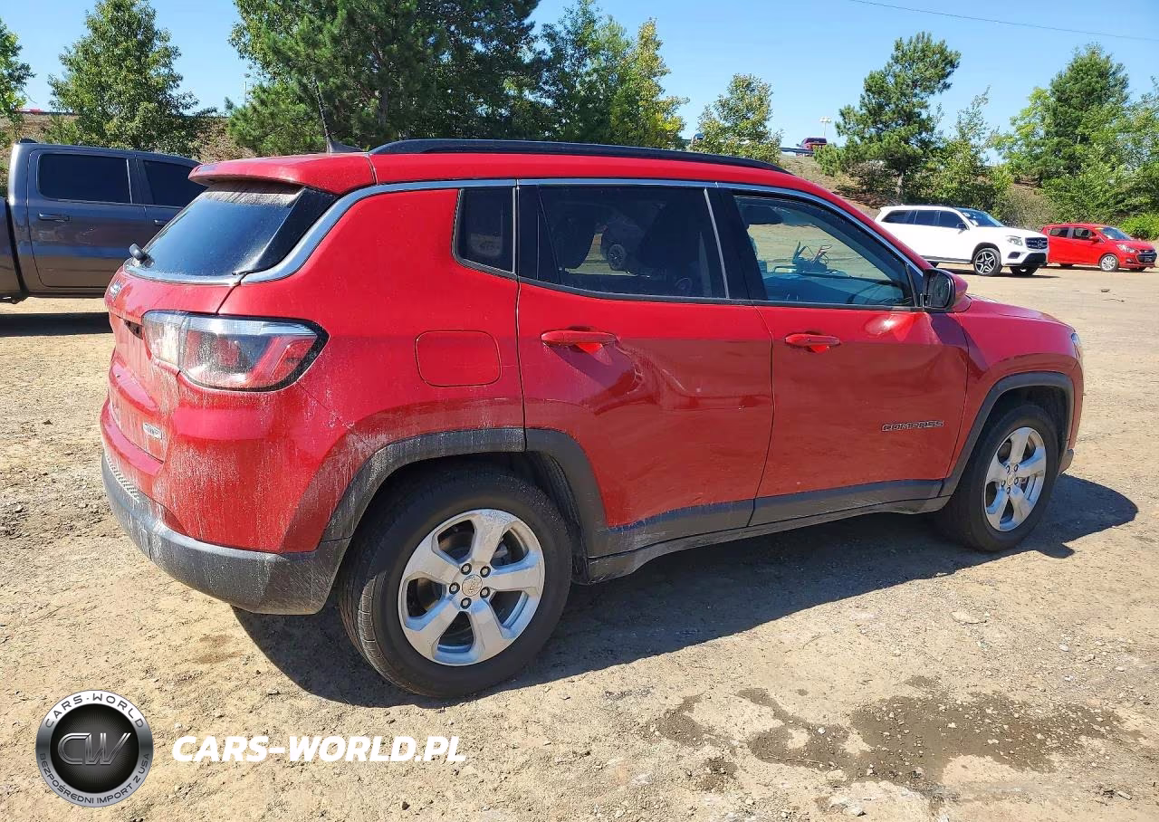 2019 Jeep Compass Latitude VIN:3C4NJCBB3KT652085 - 3