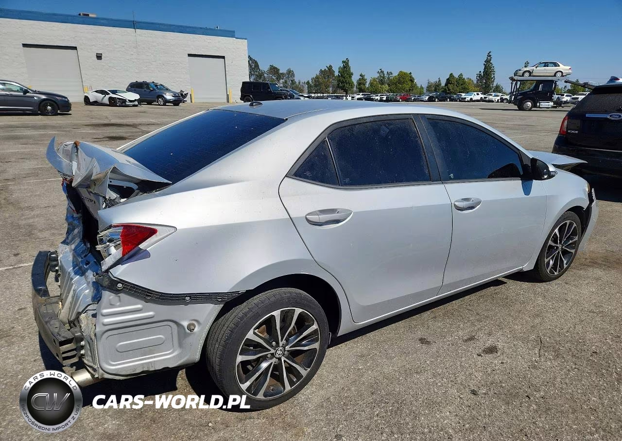 2017 Toyota Corolla Se VIN:5YFBURHE2HP660916 - 3
