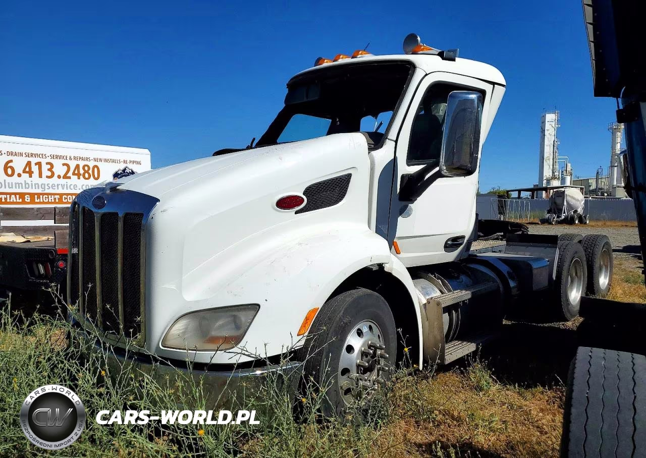 2014 Peterbilt 579 VIN:1XPBDP9X2ED244852 - 2