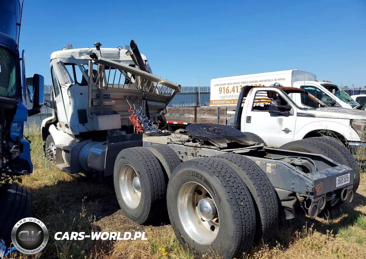 2014 Peterbilt 579 VIN:1XPBDP9X2ED244852 - 3