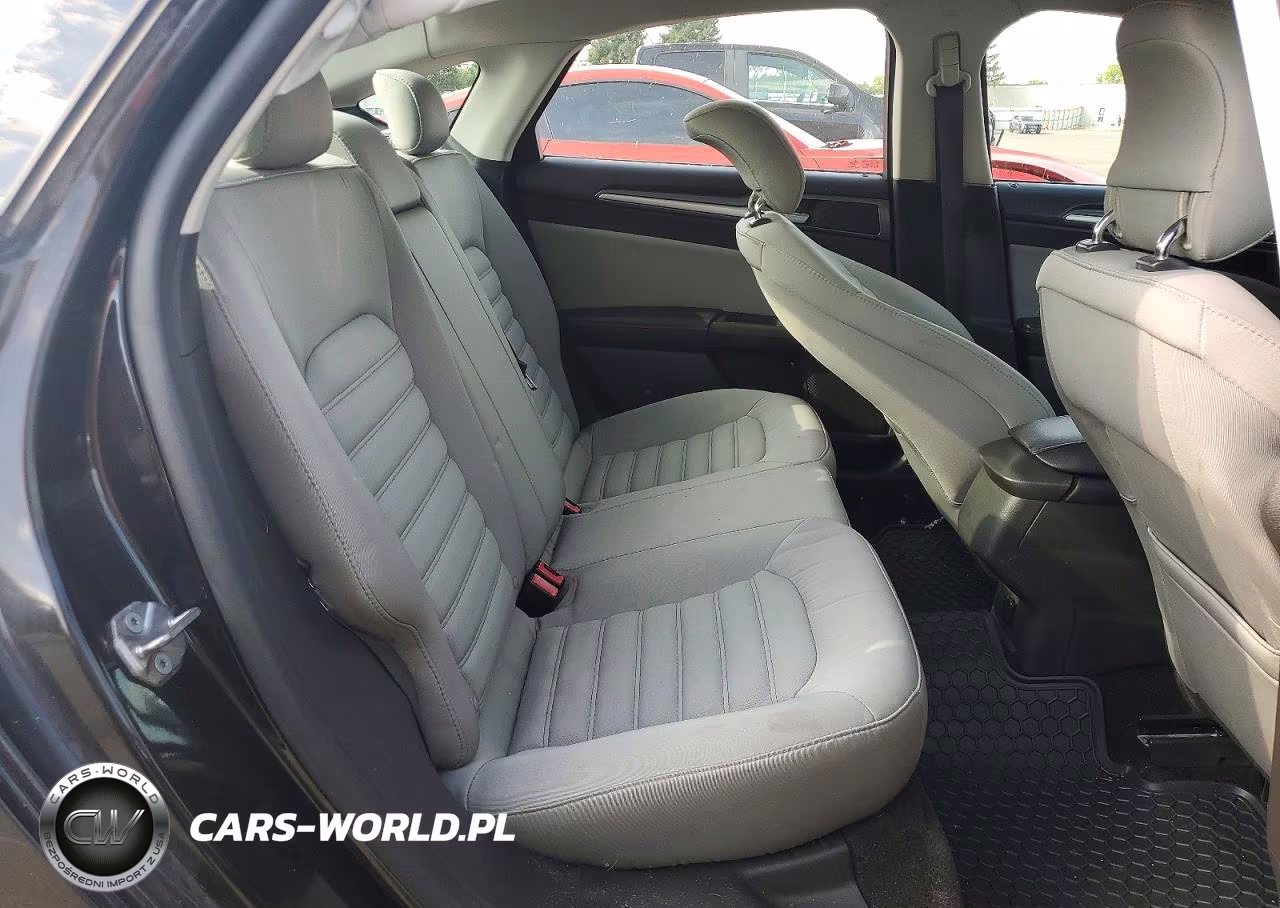 2015 Ford Fusion S VIN:3FA6P0G75FR118035 - 10