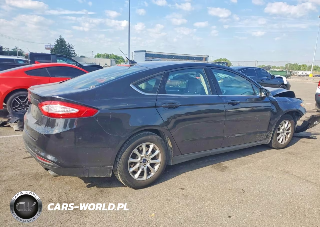2015 Ford Fusion S VIN:3FA6P0G75FR118035 - 3