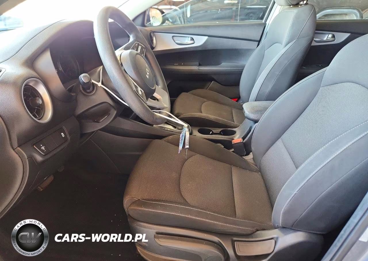 2024 Kia Forte Lxs VIN:3KPF24AD2RE722992 - 7