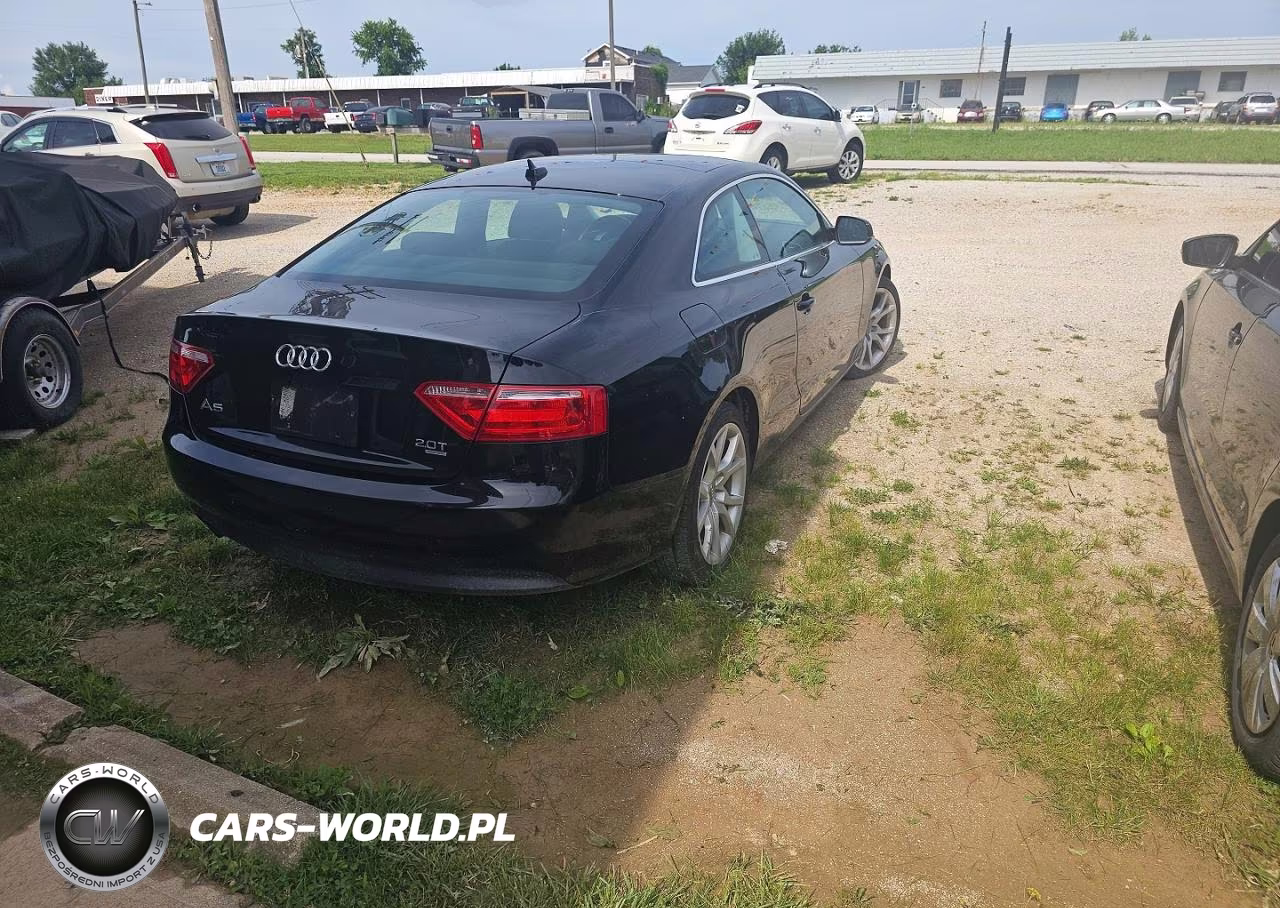 2011 Audi A5 2.0T Premium VIN:WAUCFAFR0BA026180 - 4