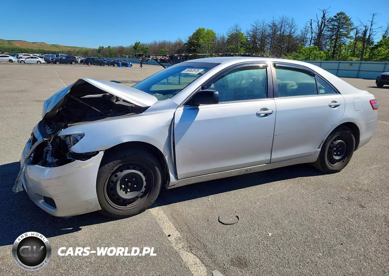 2011 Toyota Camry Base – zdjęcie 1 z 12