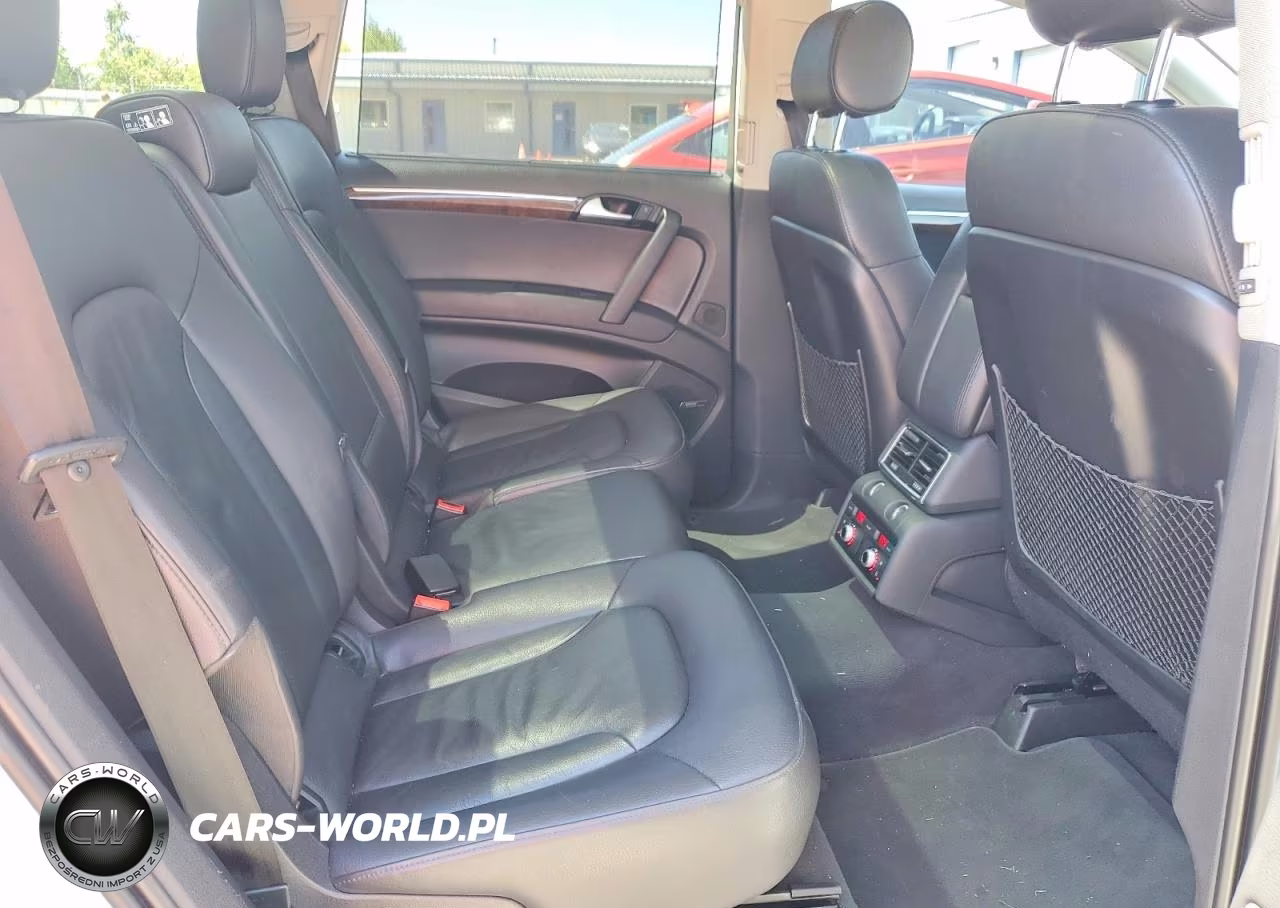 2015 Audi Q7 Premium Plus VIN:WA1LGAFEXFD001587 - 11