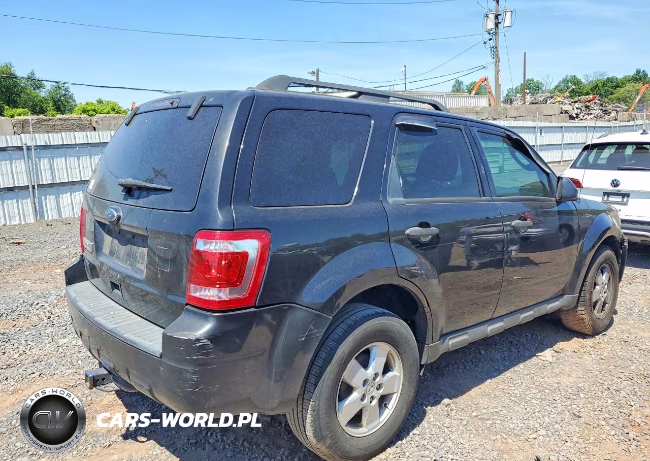 2010 Ford Escape Xlt VIN:1FMCU0D77AKC41208 - 3