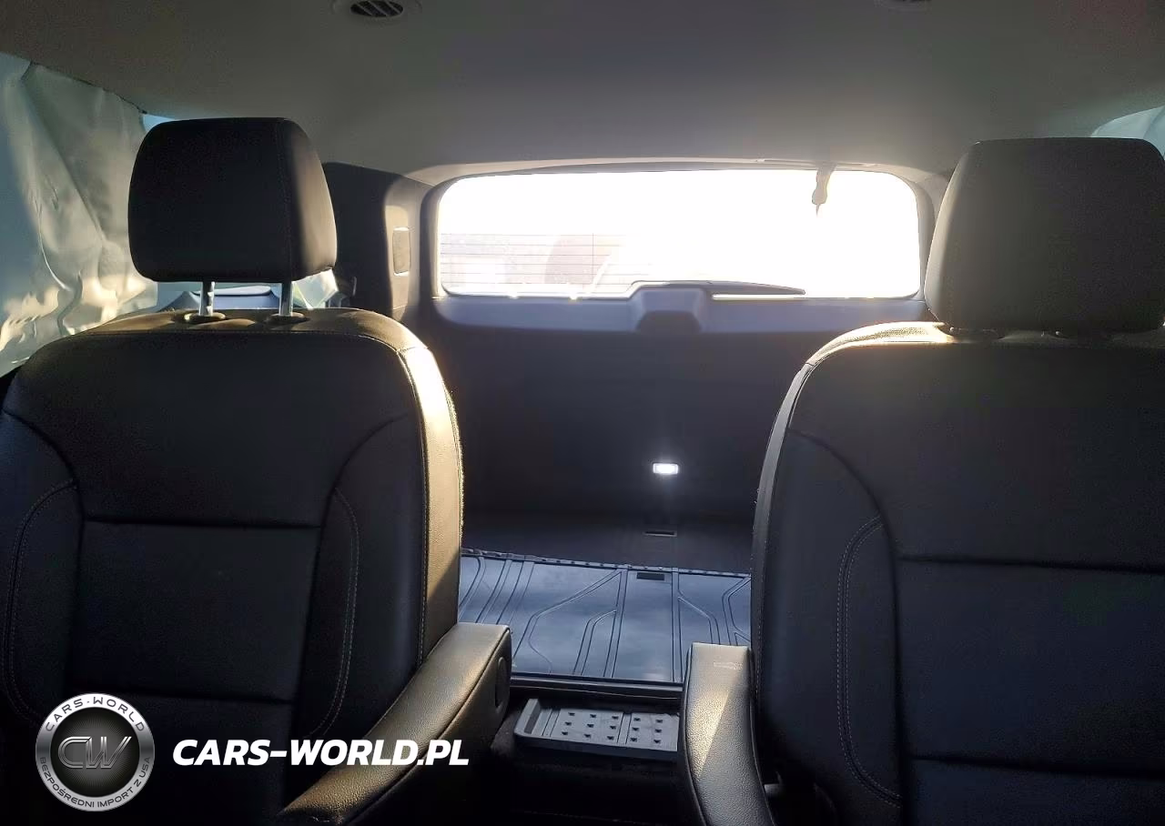 2019 Chevrolet Traverse VIN:1GNEVHKW2KJ306175 - 10