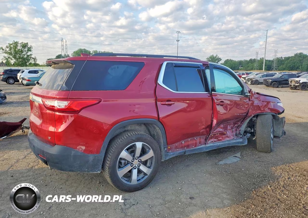 2019 Chevrolet Traverse VIN:1GNEVHKW2KJ306175 - 3