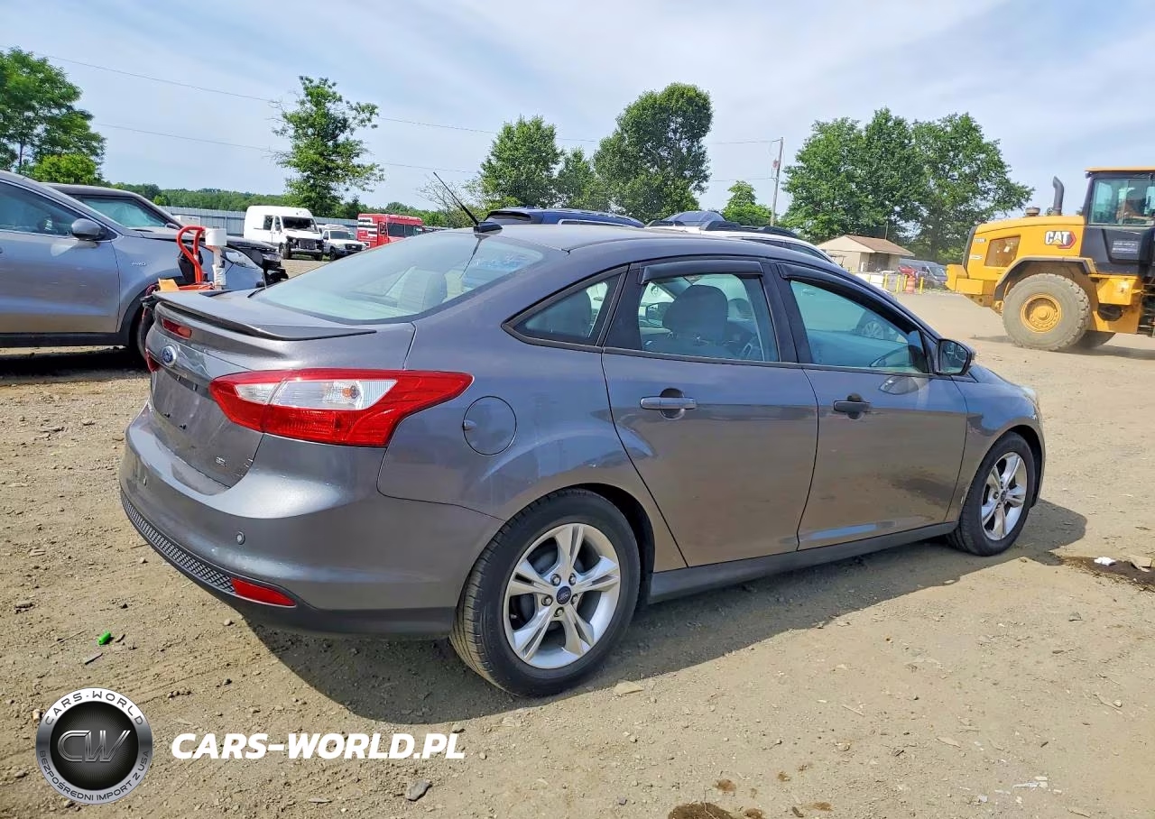 2014 Ford Focus Se VIN:1FADP3F20EL251233 - 3