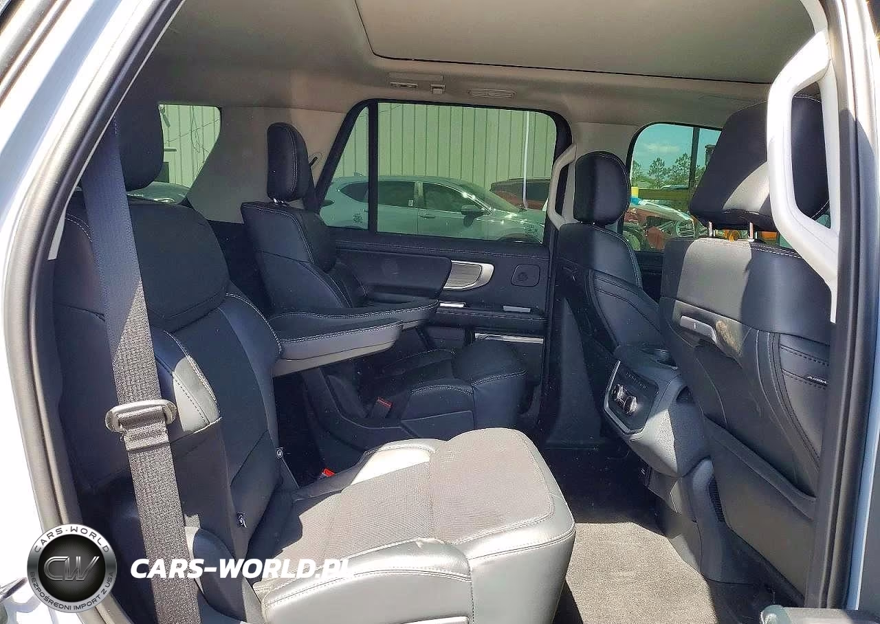 2025 Ford Expedition Platinum VIN:1FMJU1M89SEA73920 - 11