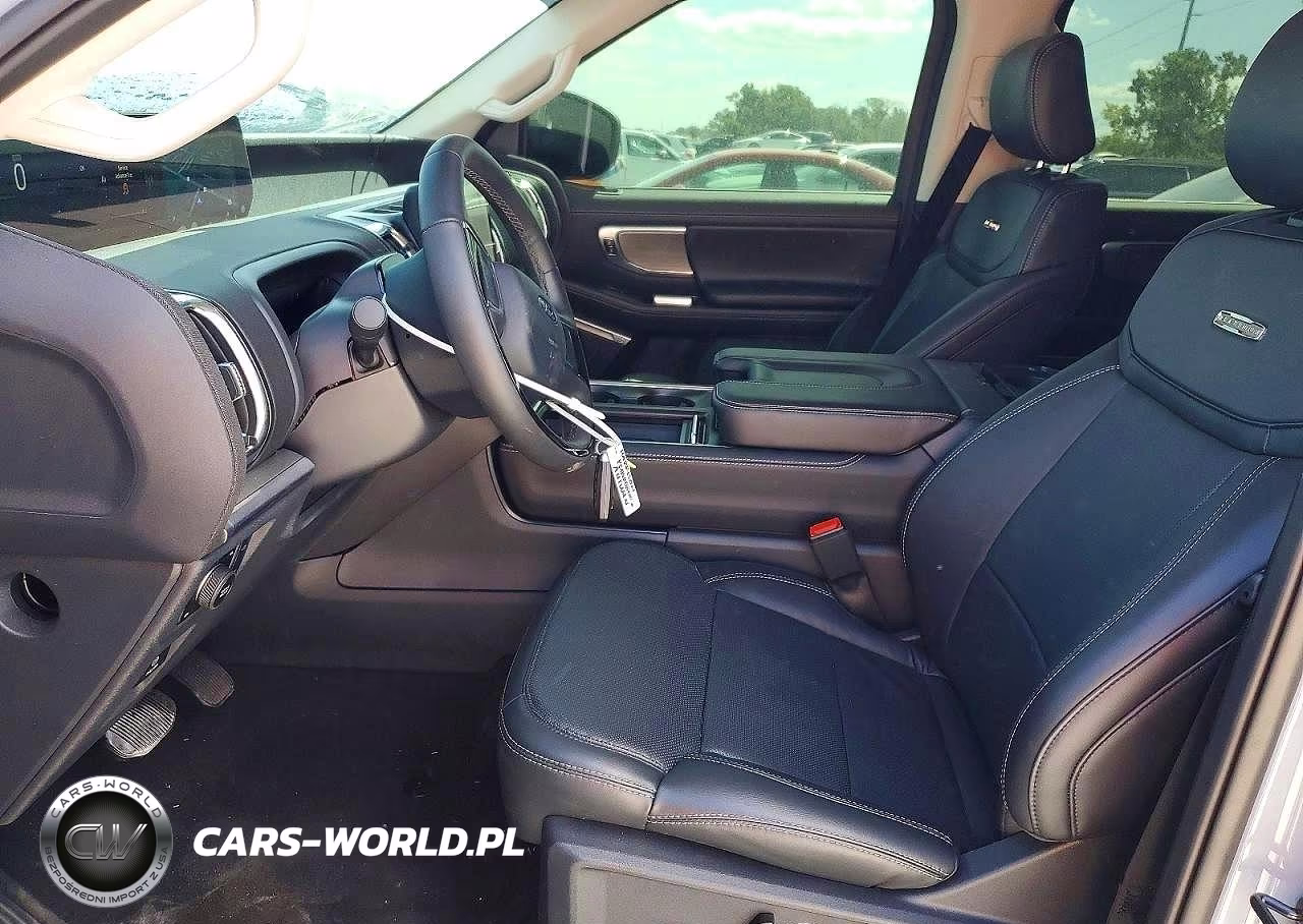 2025 Ford Expedition Platinum VIN:1FMJU1M89SEA73920 - 7
