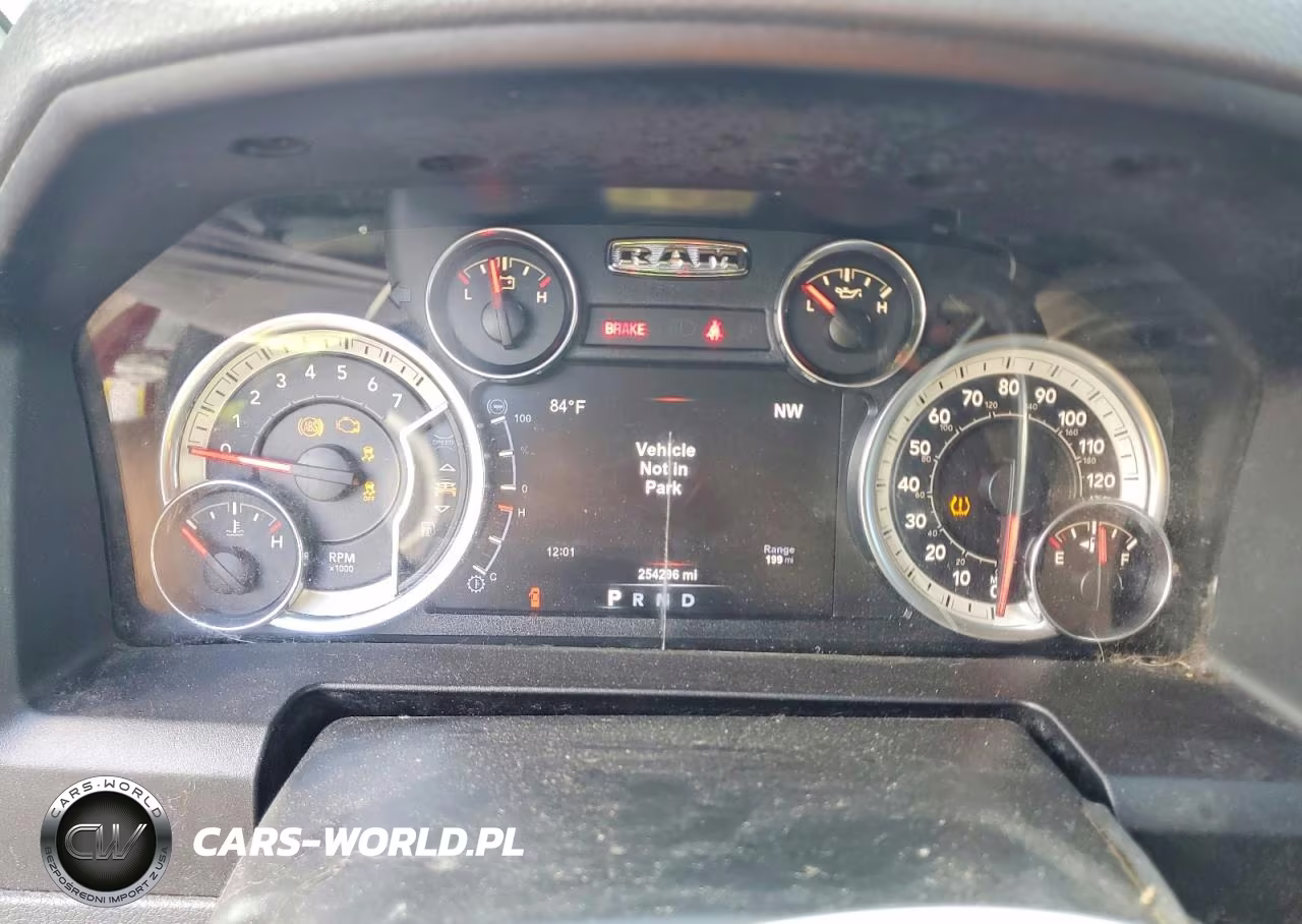 2018 Ram 2500 Slt 4X4 8' Box VIN:3C6LR5BTXJG251717 - 9