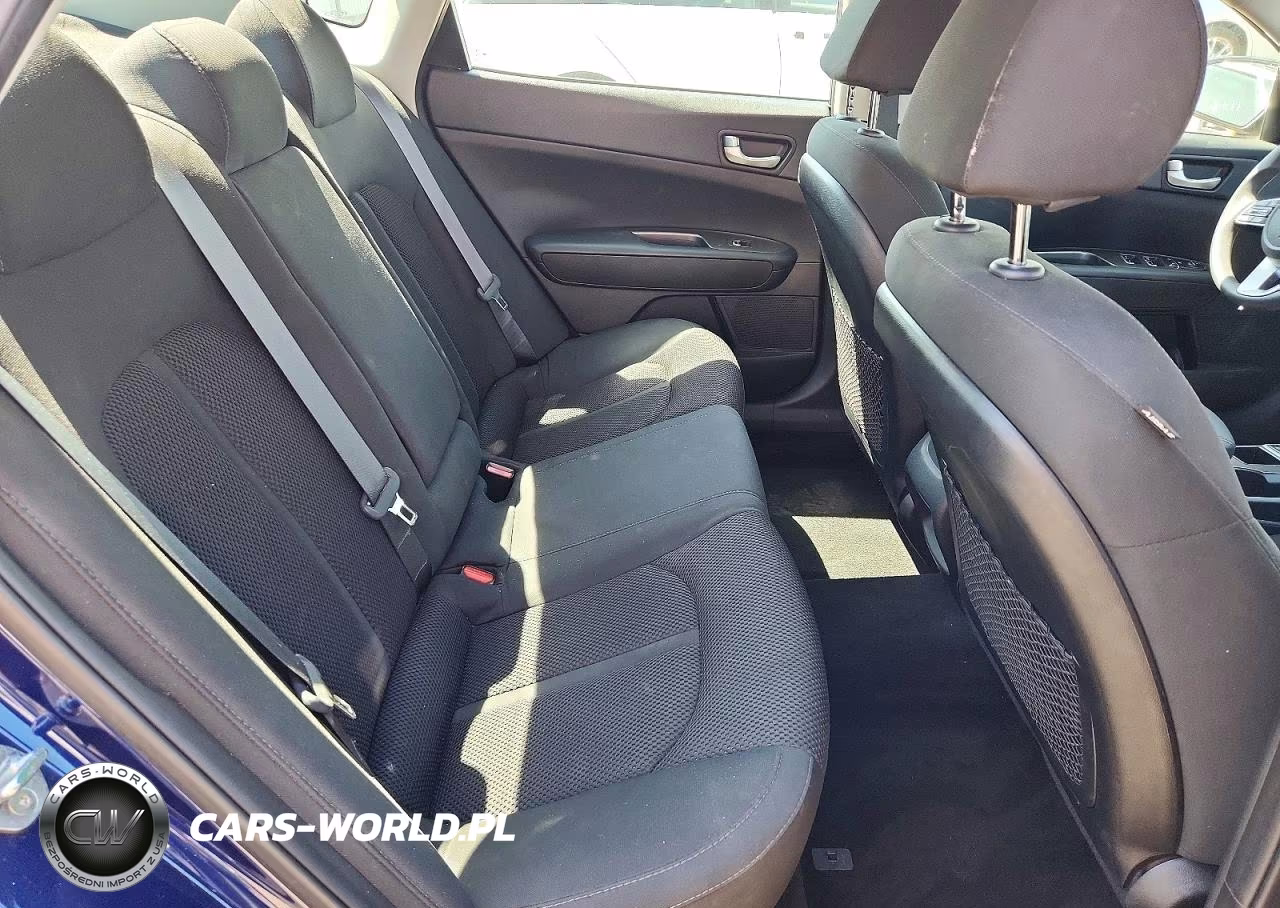 2019 Kia Optima Lx VIN:5XXGT4L36KG350883 - 10