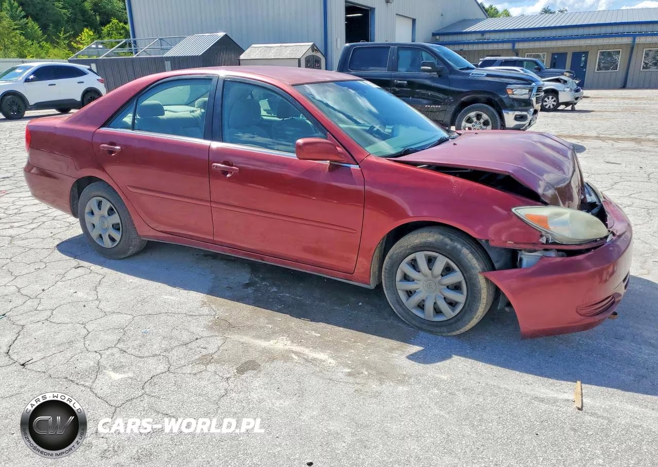 2003 Toyota Camry Le VIN:4T1BE30K13U200746 - 4