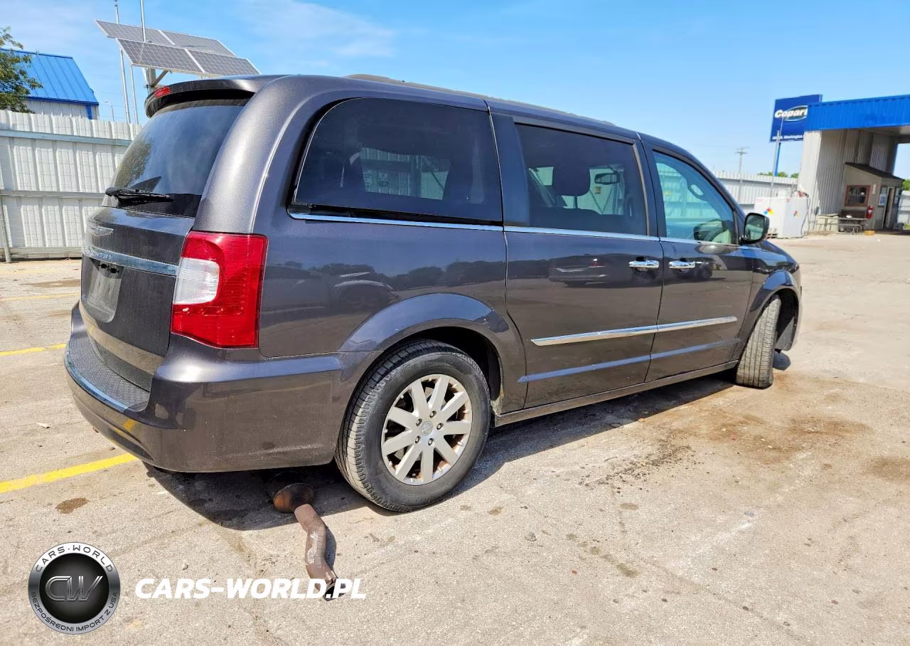 2015 Chrysler Town & Country Touring VIN:2C4RC1BG0FR539084 - 3