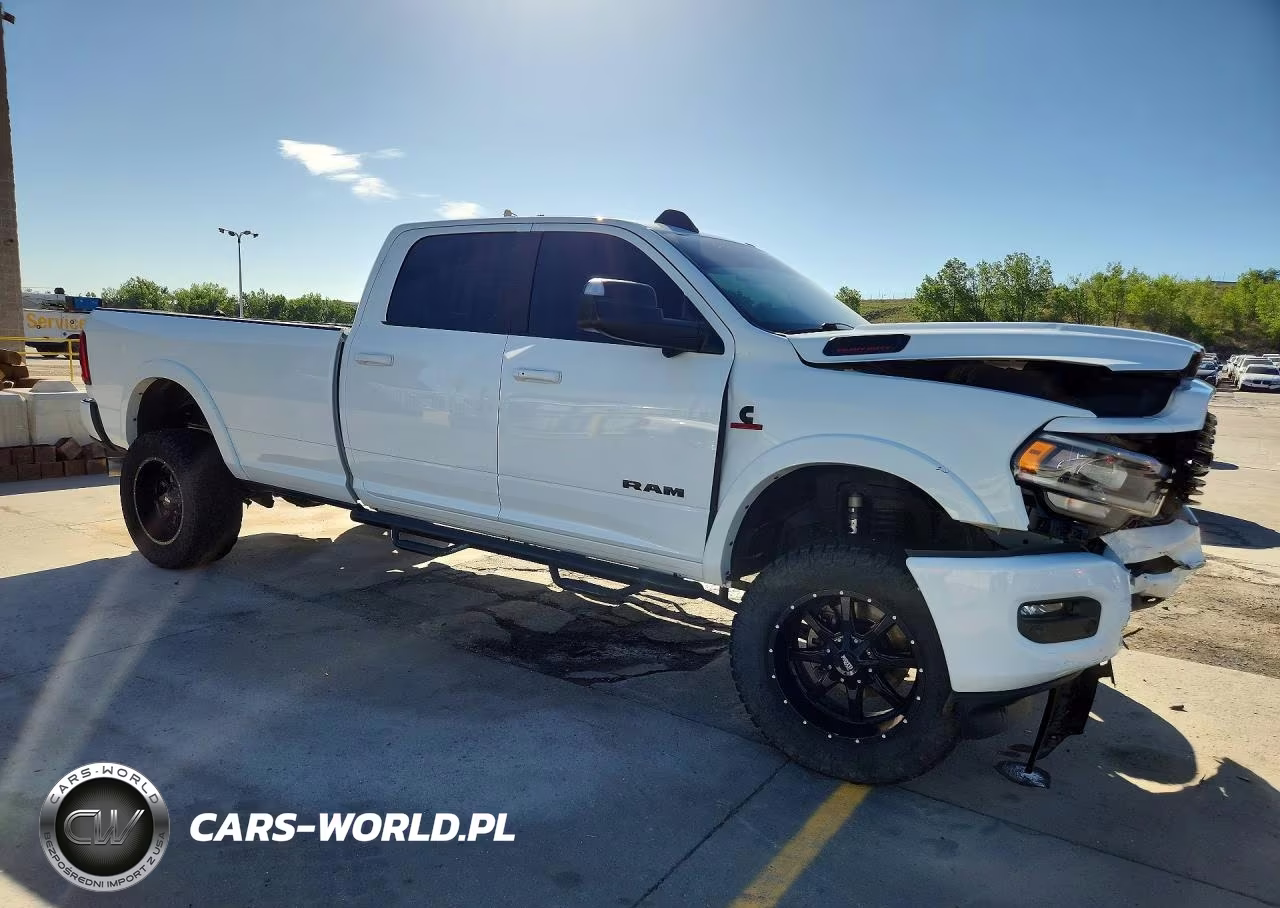 2022 Ram 3500 Laramie VIN:3C63R3JL0NG396910 - 4