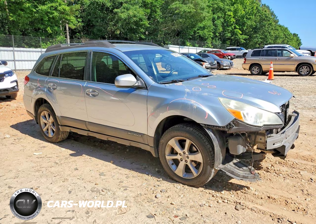 2013 Subaru Outback 2.5I Premium VIN:4S4BRBCC9D3308686 - 4