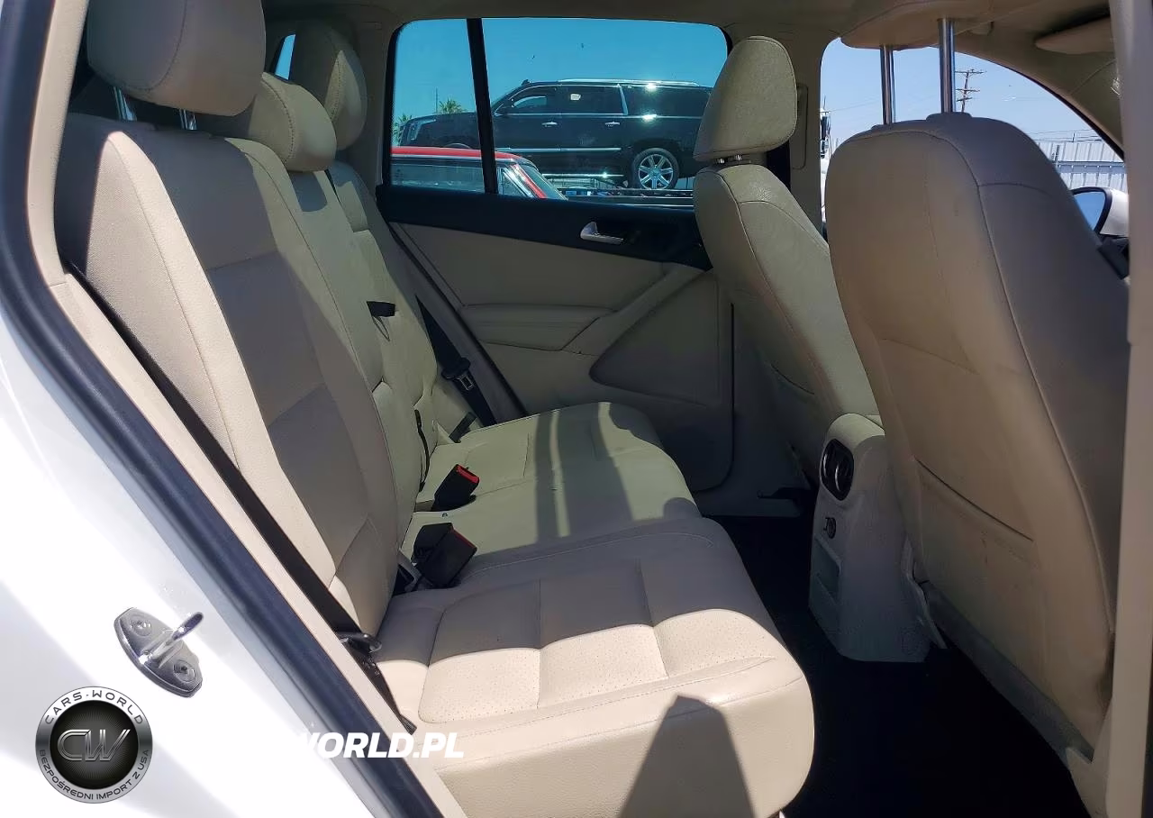 2012 Volkswagen Tiguan S VIN:WVGAV7AX8CW530532 - 11