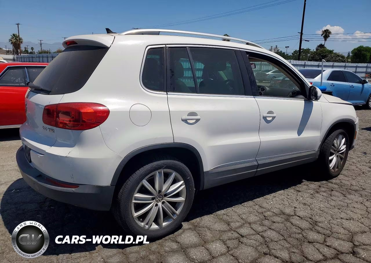 2012 Volkswagen Tiguan S VIN:WVGAV7AX8CW530532 - 3