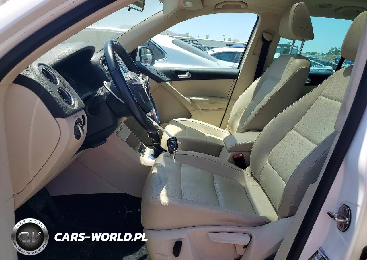 2012 Volkswagen Tiguan S VIN:WVGAV7AX8CW530532 - 7