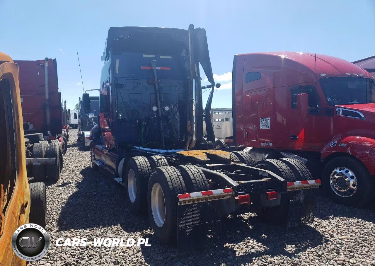 2016 International Prostar - Semi Truck VIN:3HSDJAPRXGN742326 - 3