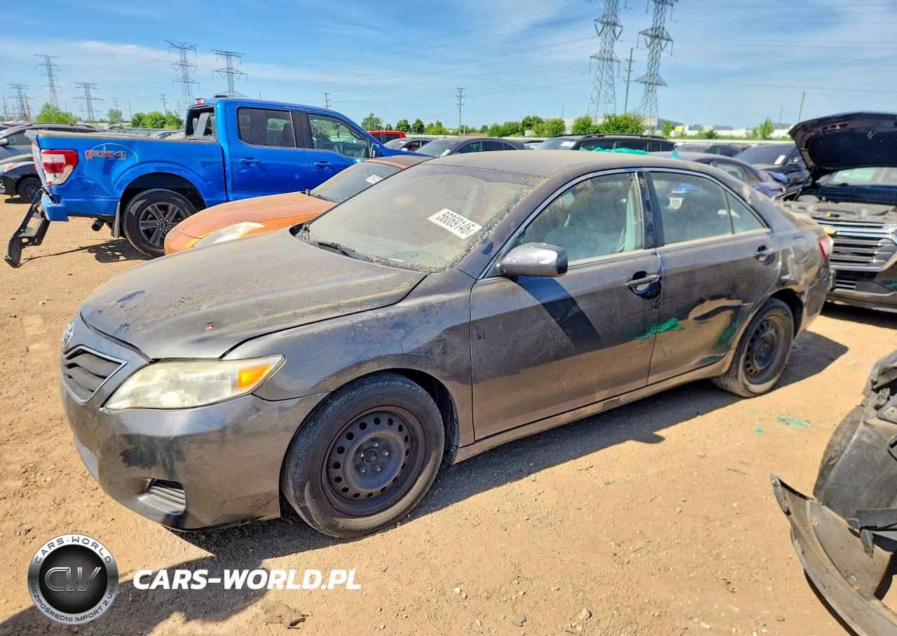 2011 Toyota Camry Le – zdjęcie 1 z 12