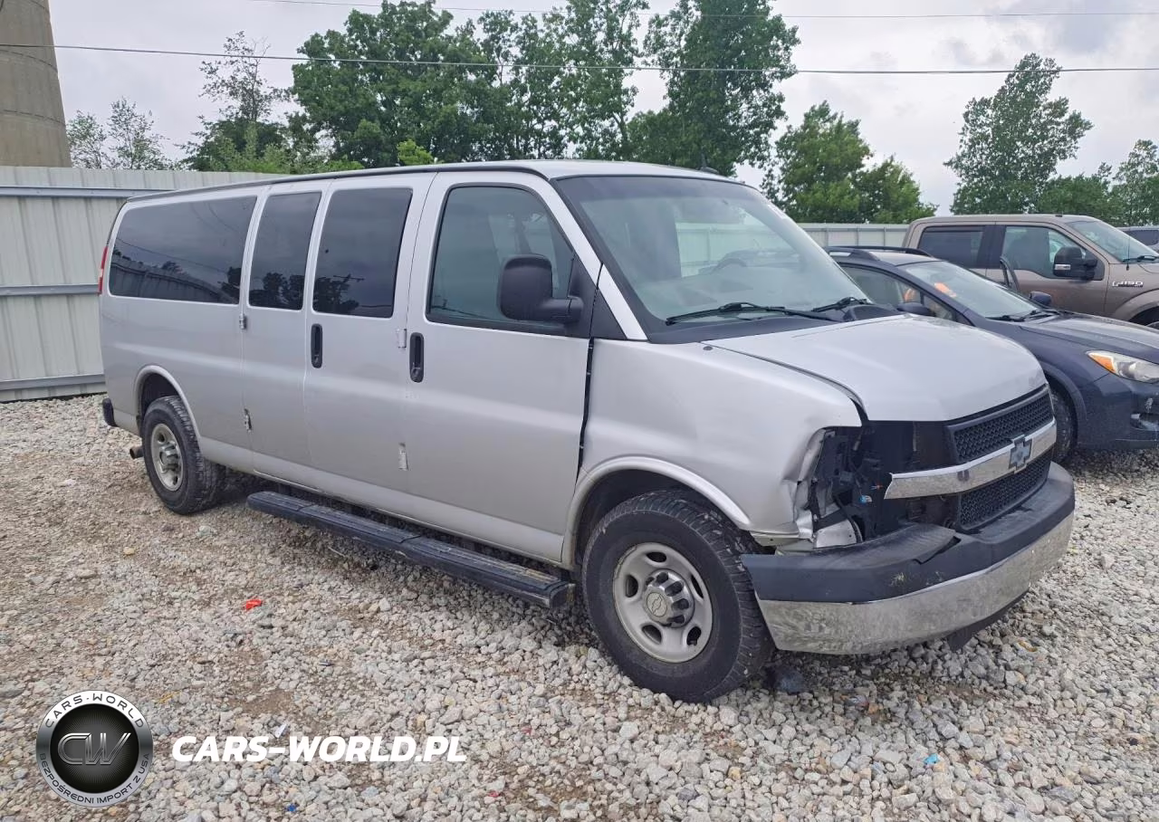 2015 Chevrolet Express G3500 Lt VIN:1GAZG1FG5F1116500 - 4
