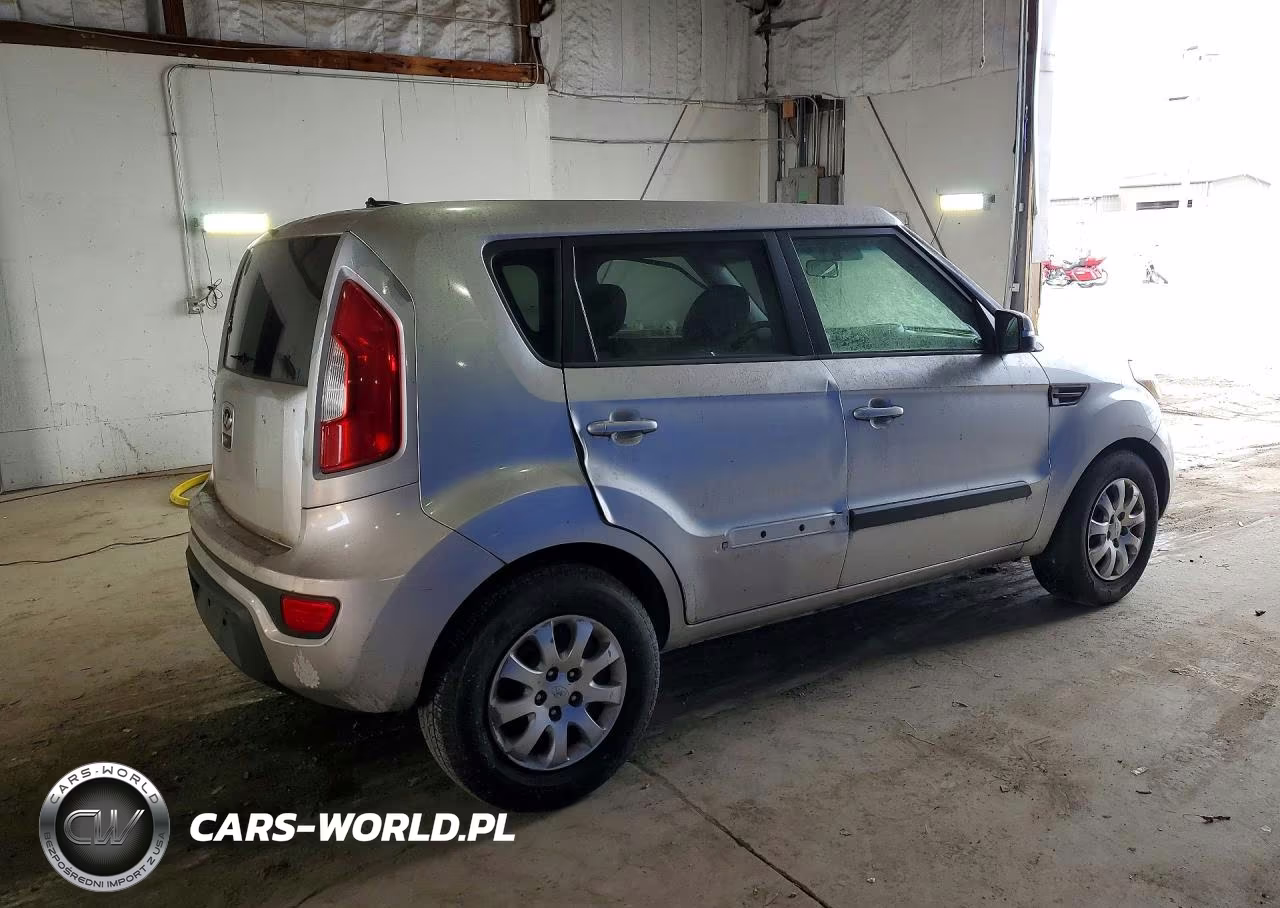 2013 Kia Soul + VIN:KNDJT2A65D7505930 - 3